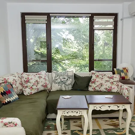 شقة Chayka Charm Cozy 1bd In By Flat Mаnager فارنا