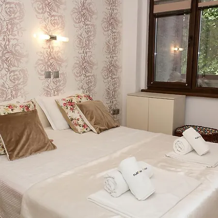 Chayka Charm Cozy 1bd In By Flat Mаnager شقة فارنا